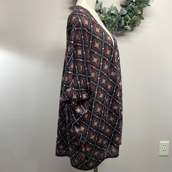 Torrid Kimono Open Front Cardigan Black Print Size 2 - Picture 7 of 16